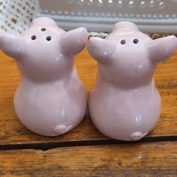 Vintage Charming Pink Pig Salt and Pepper Shakers Cottagecore Farm - Picture 6 of 8